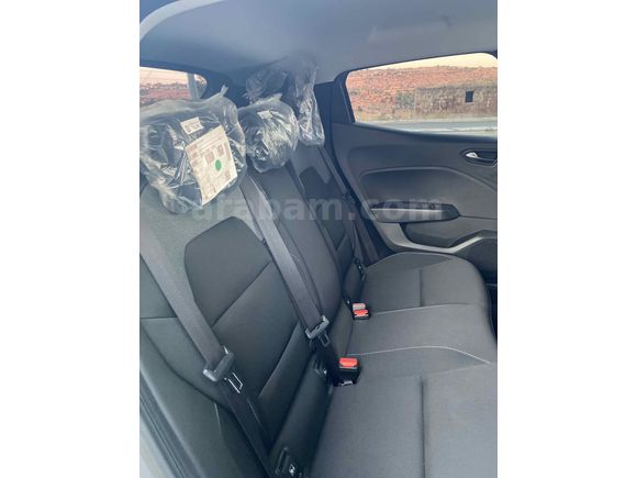 Sahibinden Renault Clio 1.0 TCe Evolution 2026 Model Mersin