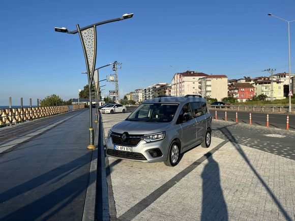 Sahibinden Renault Kangoo Multix 1.3 TCe Iconic 2024 Model 