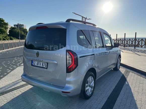 Sahibinden Renault Kangoo Multix 1.3 TCe Iconic 2024 Model 