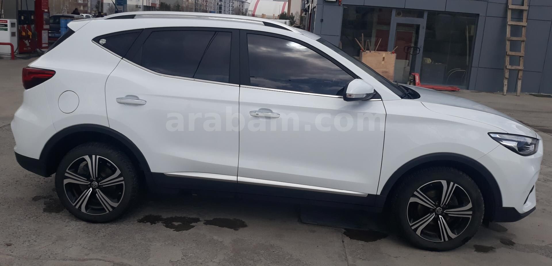 Sahibinden MG ZS 1.0 T-GDI Luxury 2022 2022 MDL BOYASIZ DEĞİŞENSİZ BAKIMLI MG ZS Model 4