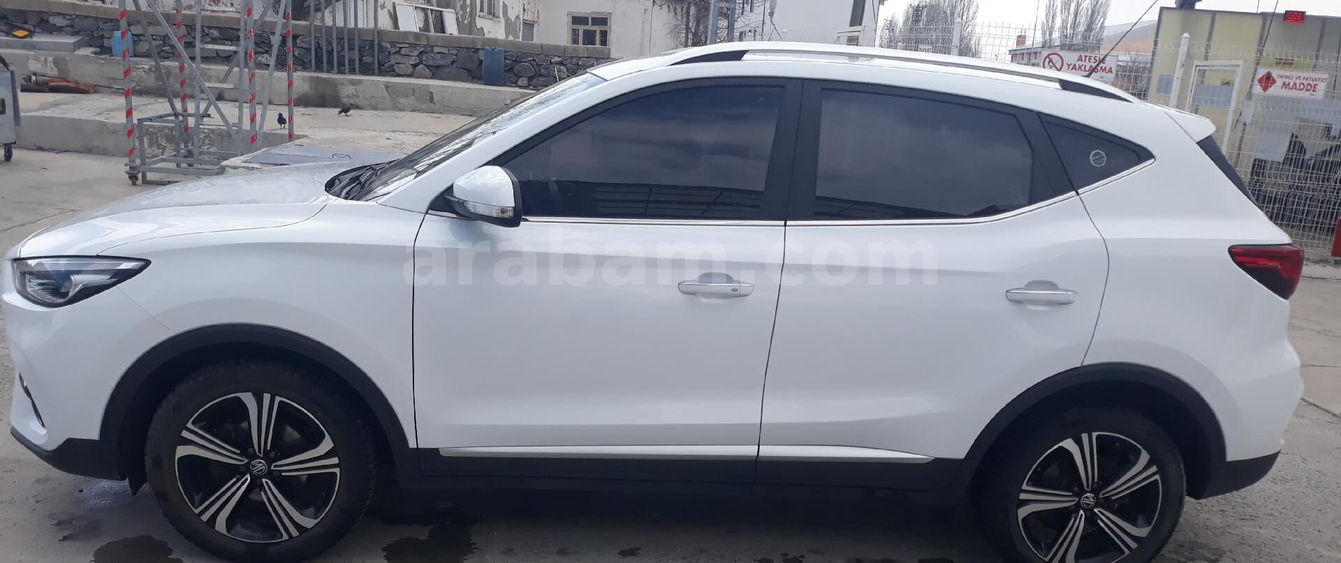 Sahibinden MG ZS 1.0 T-GDI Luxury 2022 2022 MDL BOYASIZ DEĞİŞENSİZ BAKIMLI MG ZS Model 3