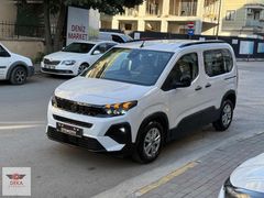 DEKA OTOMOTİV'DEN 2025 MODEL ALLURE HATASIZ 12'KM %20 FATURALI
