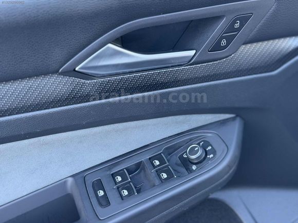 GOLF 8 / R-LİNE / SERVİS BAKIMLI / HATASIZ / GTİ DONANIM /