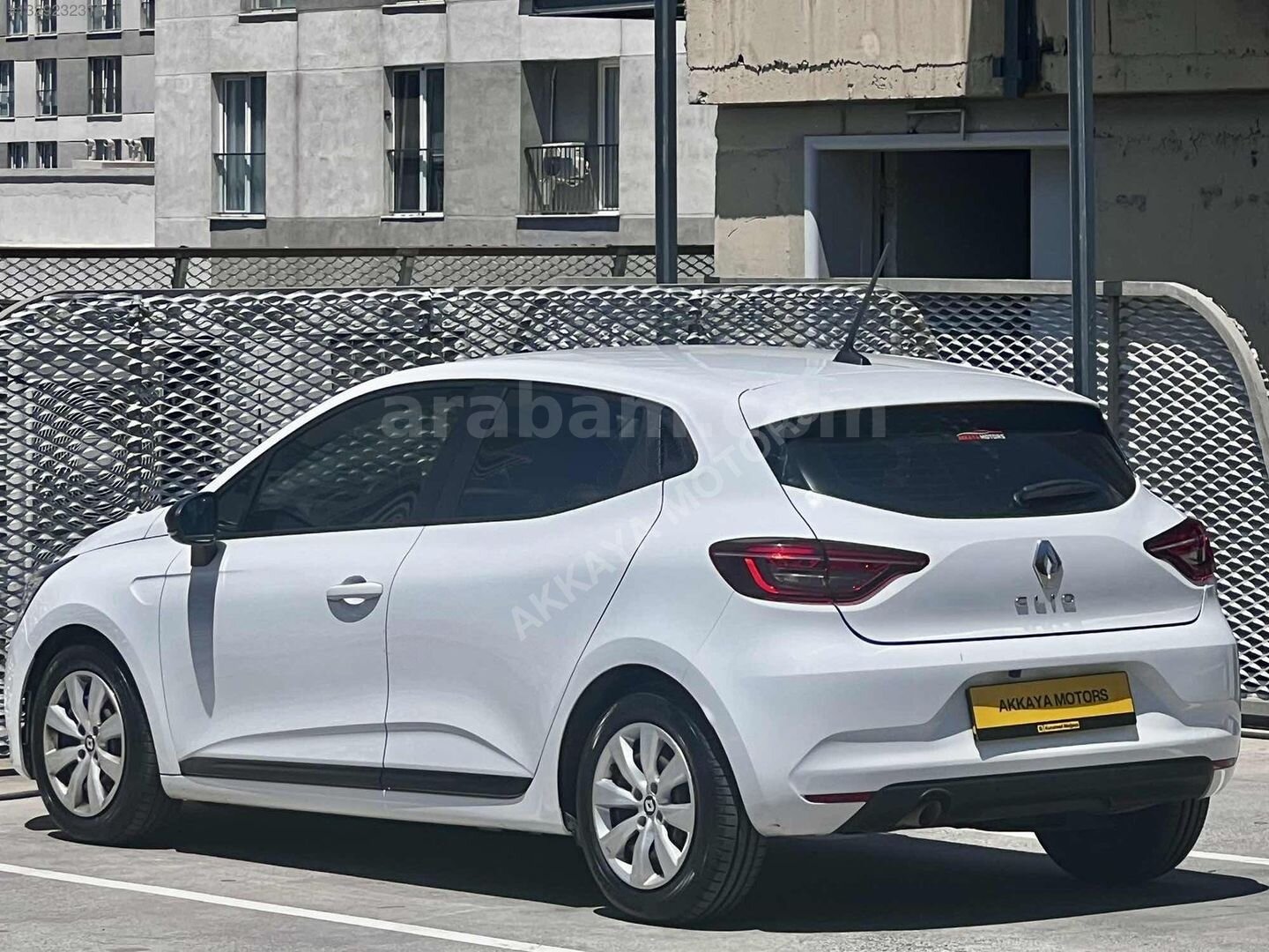 Galeriden Renault Clio 1.0 TCe Joy 2023 Model İstanbul 118.000 km Beyaz 5