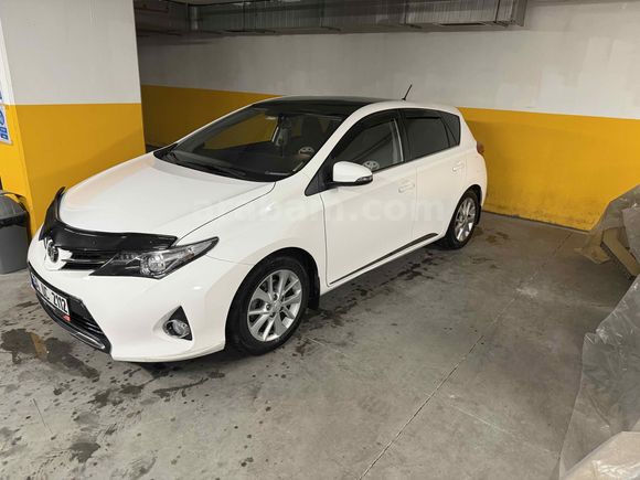 Sahibinden Toyota Auris 1.6 Active Skypack 2013 Model İstanbul