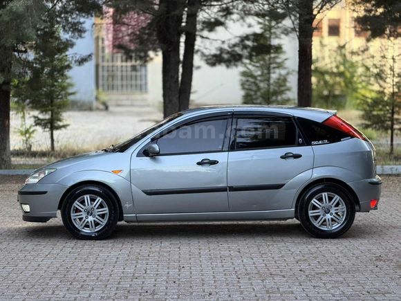 ZİRVE AUTO DAN HATASIZ DEĞİŞENSİZ FORD FOCUS 1.6 COLLECTİON