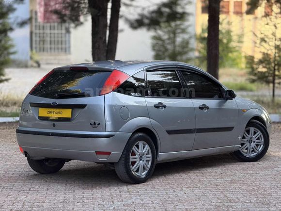 ZİRVE AUTO DAN HATASIZ DEĞİŞENSİZ FORD FOCUS 1.6 COLLECTİON