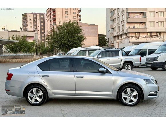 2019 ÇIKIŞLI 1.6 DİZEL OTOMATİK