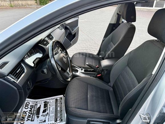 2019 ÇIKIŞLI 1.6 DİZEL OTOMATİK