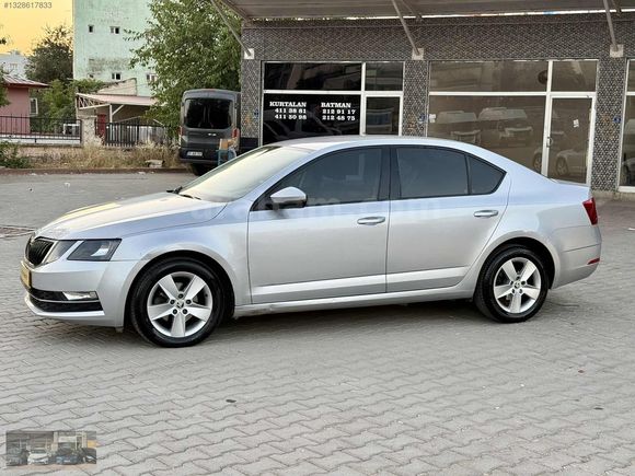 2019 ÇIKIŞLI 1.6 DİZEL OTOMATİK
