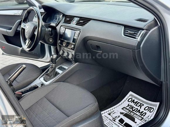 2019 ÇIKIŞLI 1.6 DİZEL OTOMATİK