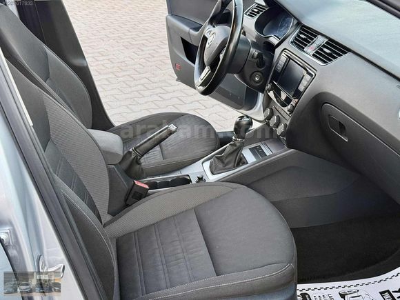 2019 ÇIKIŞLI 1.6 DİZEL OTOMATİK