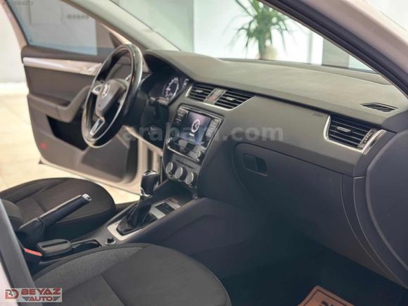 2018 SKODA OCTAVIA HATASIZ ORJİNAL BAKMLI DSG HASARSIZ