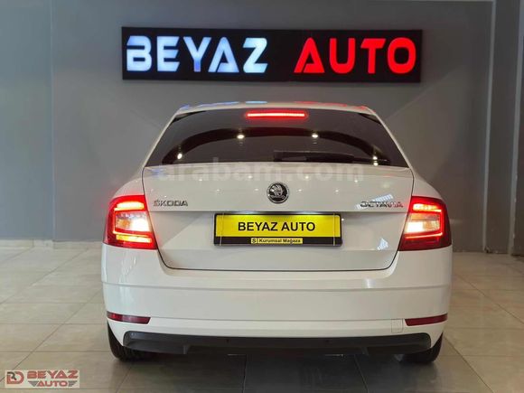 2018 SKODA OCTAVIA HATASIZ ORJİNAL BAKMLI DSG HASARSIZ