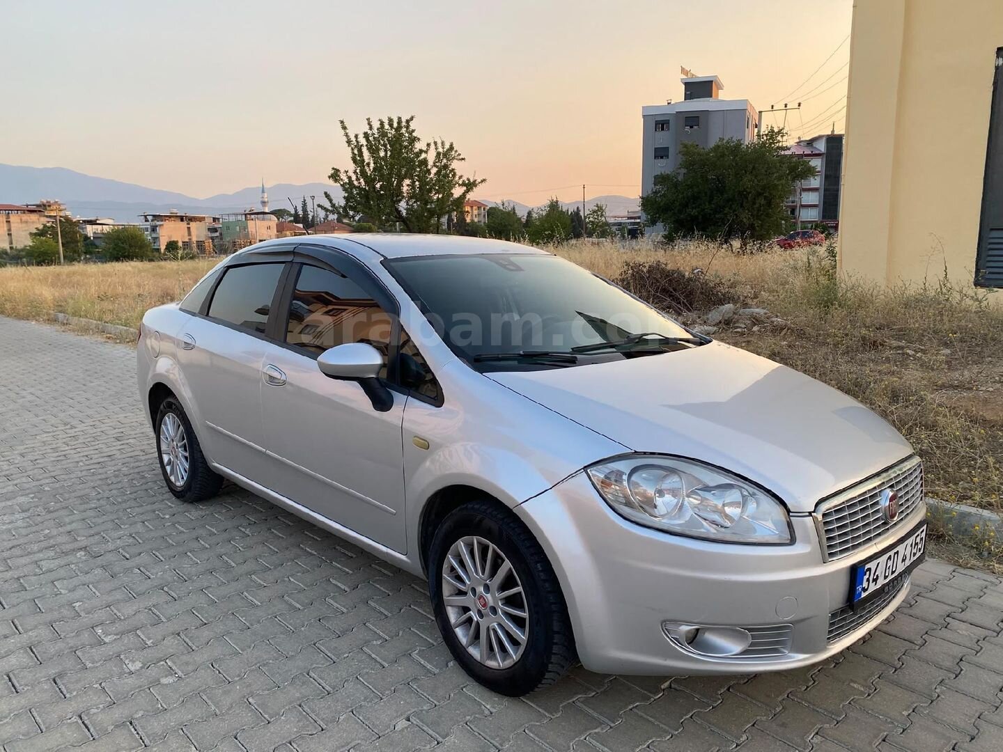 Sahibinden Fiat Linea 1.3 Multijet Dynamic Plus 2010 Model Aydın 223.000 km Gri (Gümüş) 3