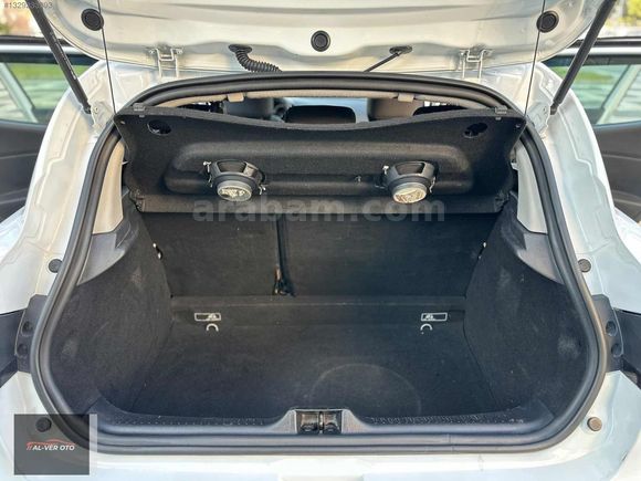 TAKAS OLUR 2015 MODEL OTOMATİK DİZEL CLİO TOUCH