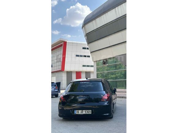 TR'DE    TEK  SİYAH İNCİ