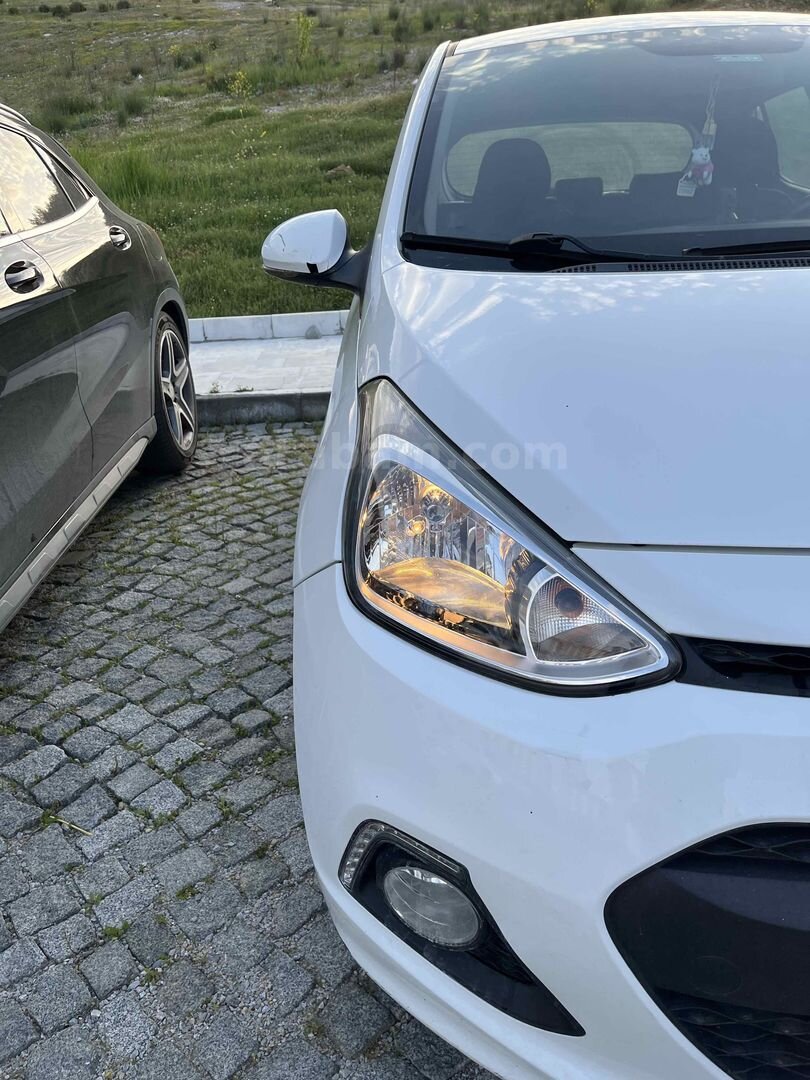 Sahibinden Hyundai i10 1.2 D-CVVT Elite 2015 Model Muğla 135.000 km Beyaz 3