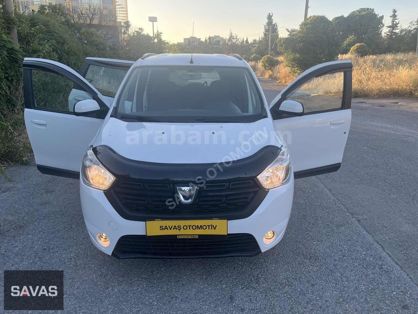 Galeriden Dacia Lodgy 1.5 dCi Laureate 2017 Model İzmir 405.000 km Beyaz 1