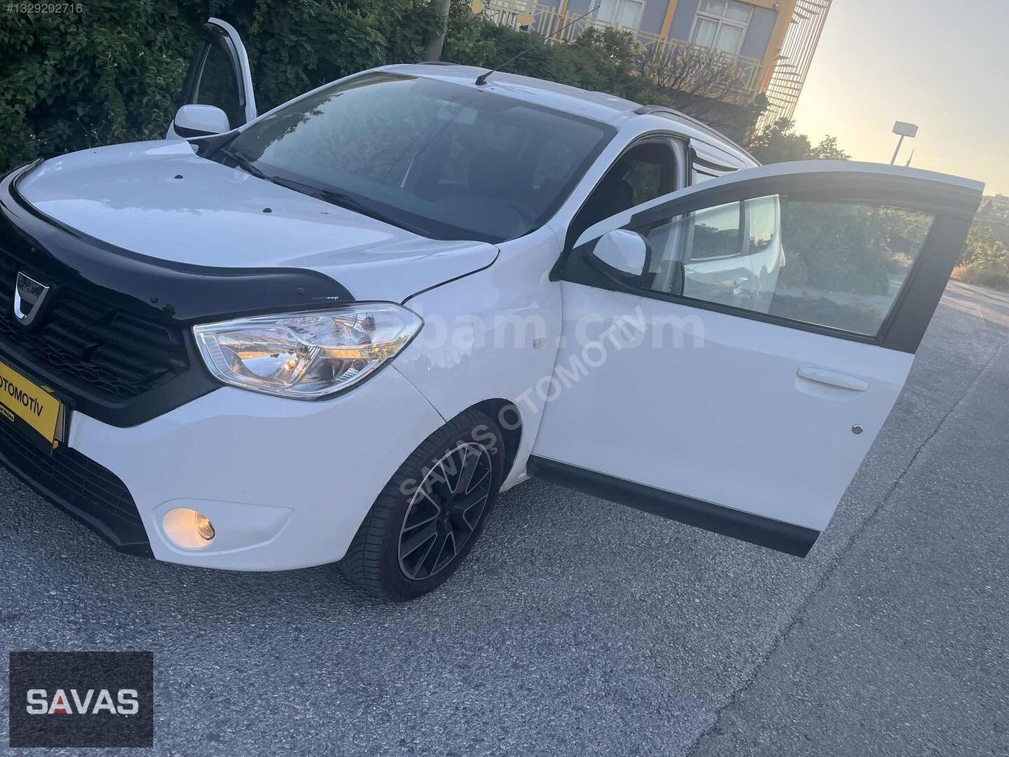 Galeriden Dacia Lodgy 1.5 dCi Laureate 2017 Model İzmir 405.000 km Beyaz 6