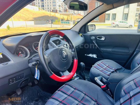 KAZASIZ DEĞİŞENSİZ CAMGİBİ DYNAMİQUE SEDAN MEGANE