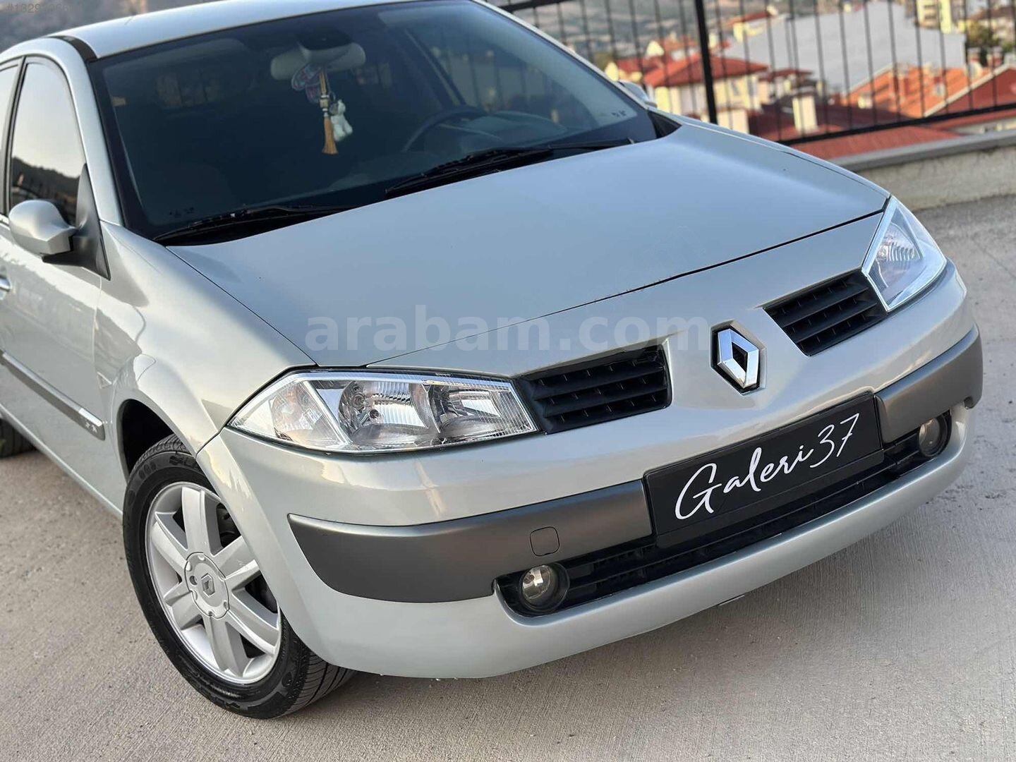 Galeriden Renault Megane 1.6 Dynamique 2004 Model Kastamonu 250.000 km Gri 2
