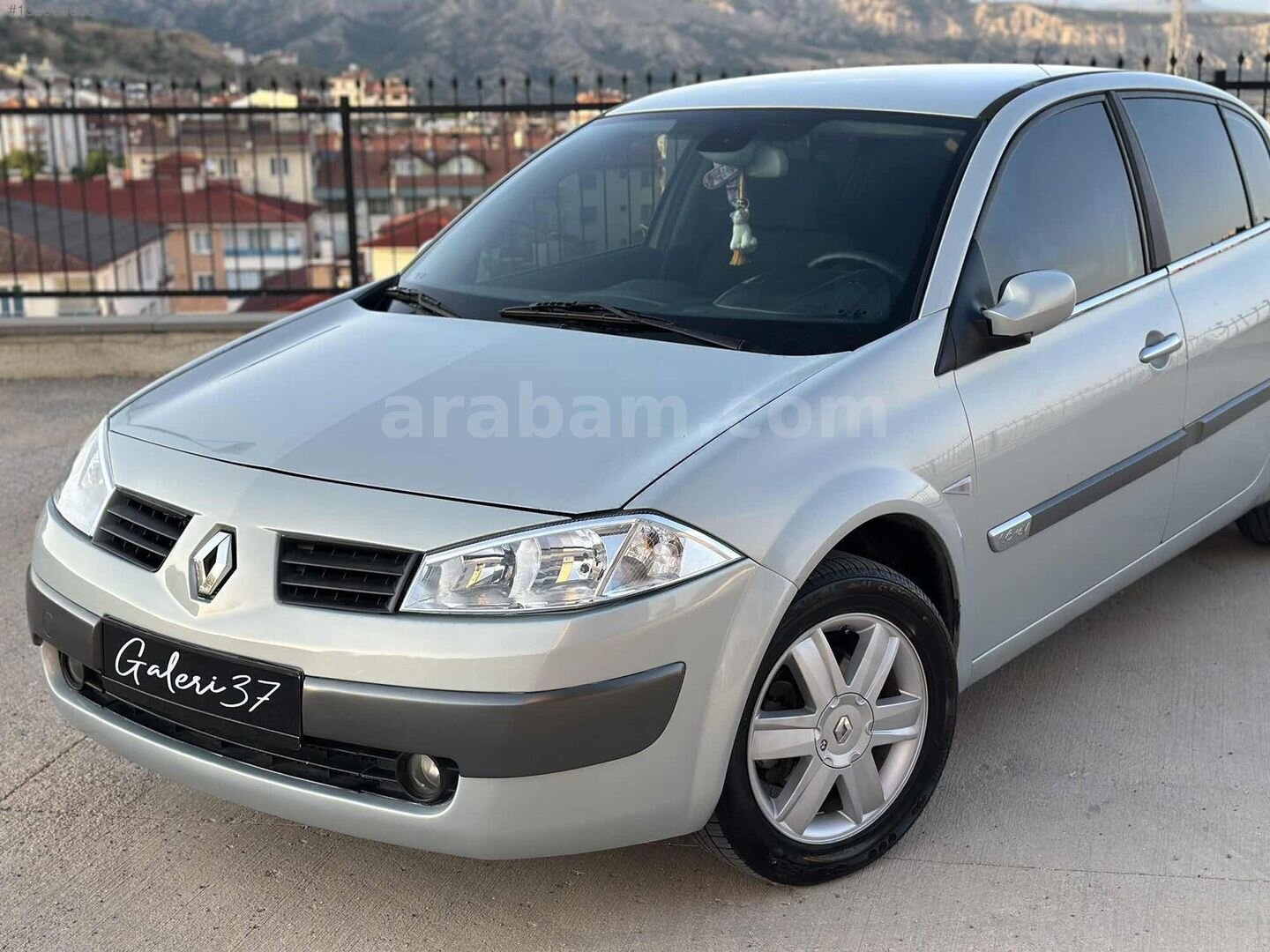 Galeriden Renault Megane 1.6 Dynamique 2004 Model Kastamonu 250.000 km Gri 5