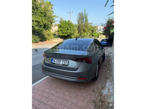 Sahibinden Skoda Octavia 1.5 e-Tec Premium 2022 Model 