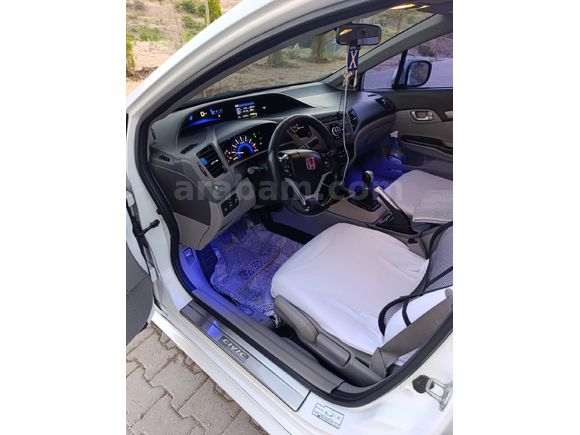 Sahibinden Honda Civic 1.6 Elegance 2012 Model  220.000 km Beyaz