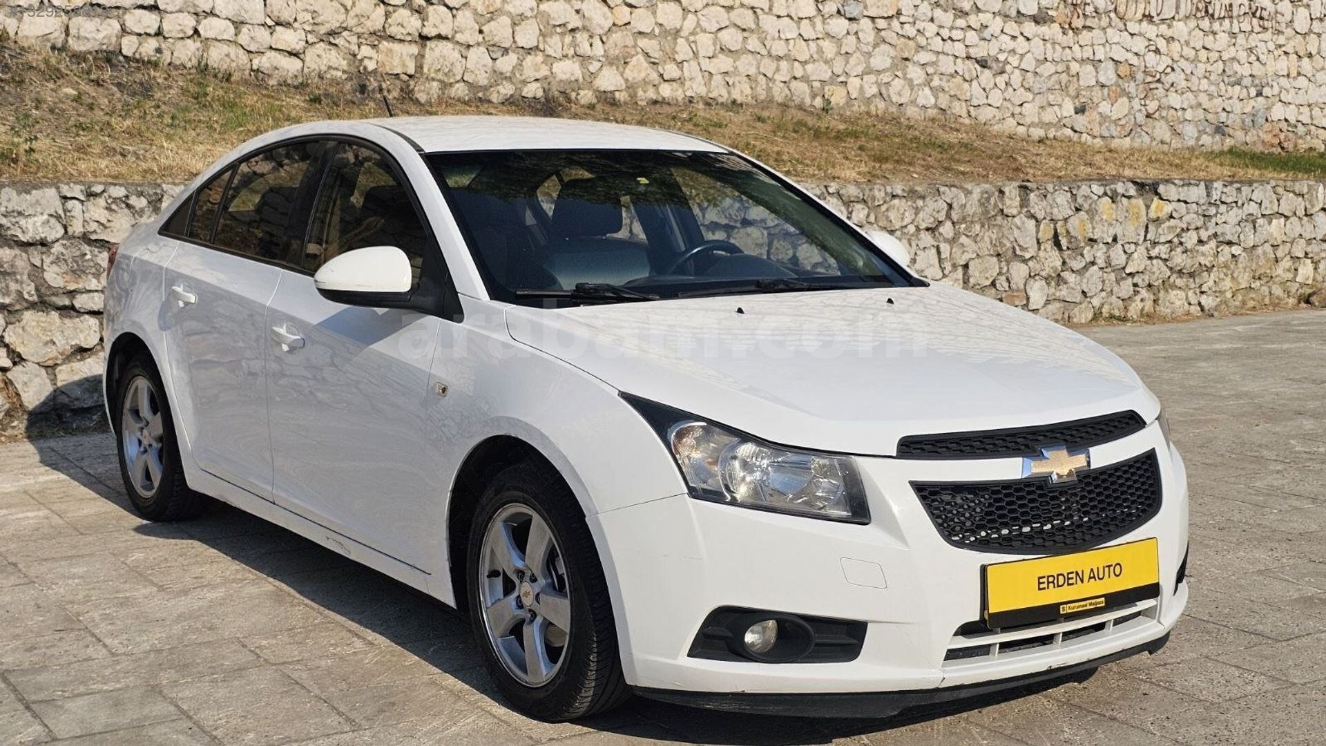 Galeriden Chevrolet Cruze 1.6 LS 2010 Model Bursa 322.000 km Beyaz 3
