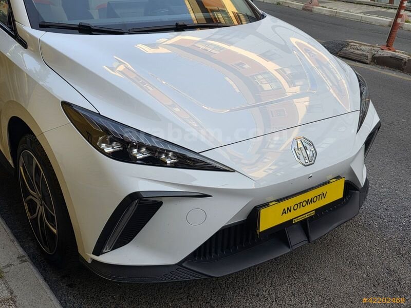 Galeriden MG MG4 Luxury 2023 Model İstanbul 36.000 km Beyaz