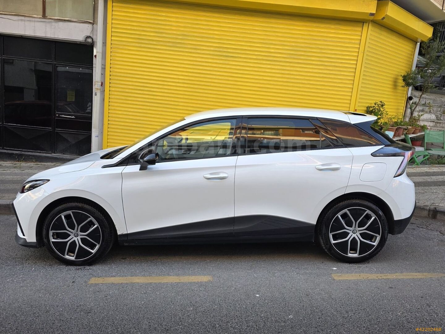 Galeriden MG MG4 Luxury 2023 Model İstanbul 36.000 km Beyaz 4
