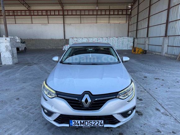 Sahibinden Renault Megane 1.5 Blue DCI Touch 2020 Model 