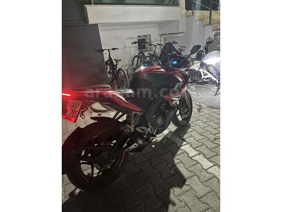 Pulsar RS 200 temiz masrafsız muayene yeni 