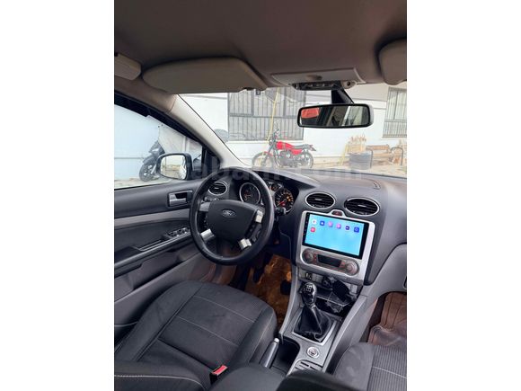  Ford Focus 1.6 Titanium 2010 Model 