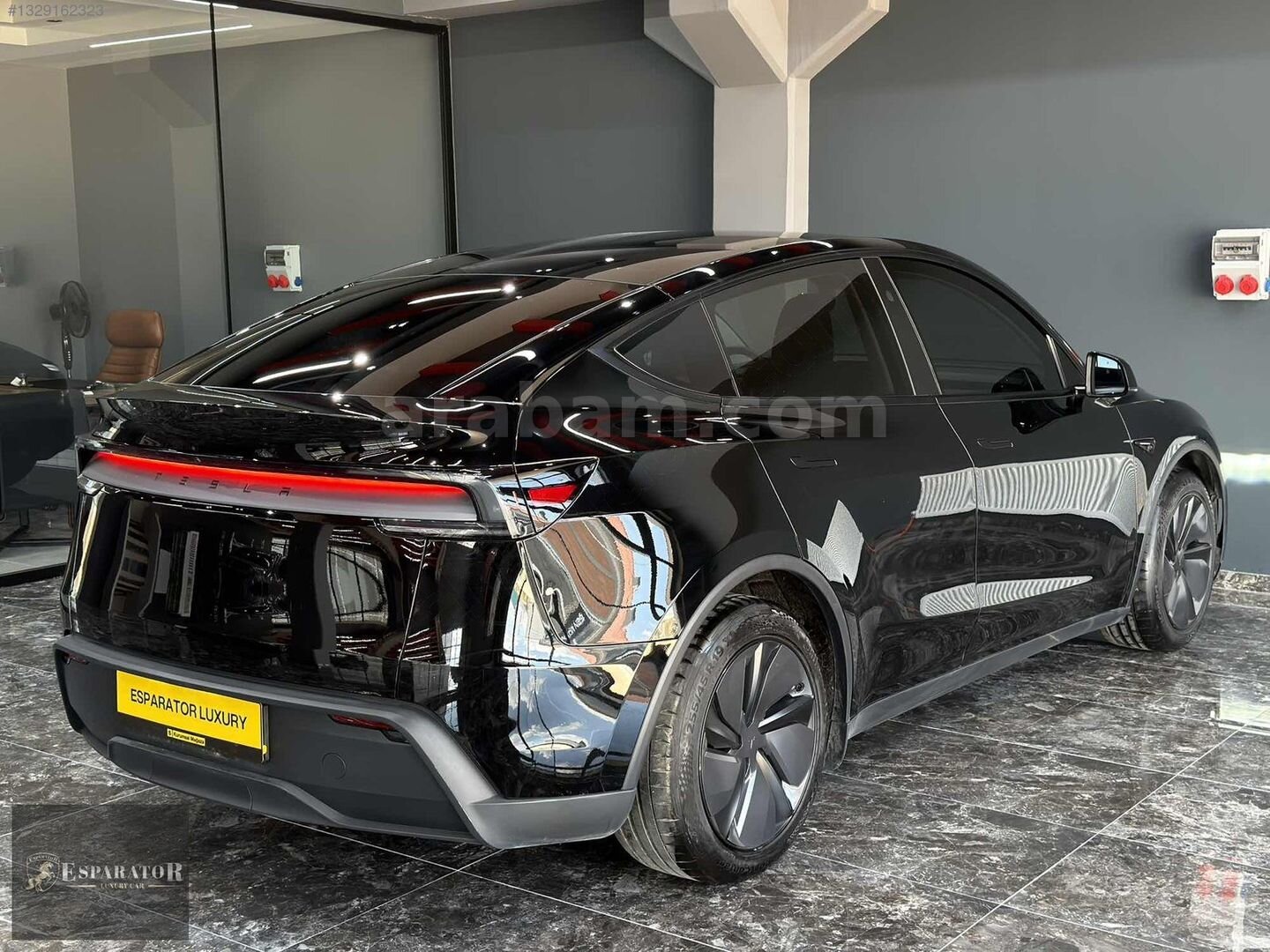 Galeriden Tesla Model Y RWD (Juniper) 2025 Model Eskişehir 21.000 km Siyah 6