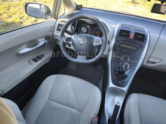 İLK ELDEN ALINMA 175.000 KM DE 2010 AURİS EMSALSİZ İÇ TEMİZLİK