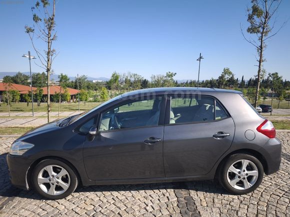 İLK ELDEN ALINMA 175.000 KM DE 2010 AURİS EMSALSİZ İÇ TEMİZLİK