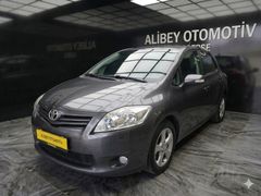 İLK ELDEN ALINMA 175.000 KM DE 2010 AURİS EMSALSİZ İÇ TEMİZLİK