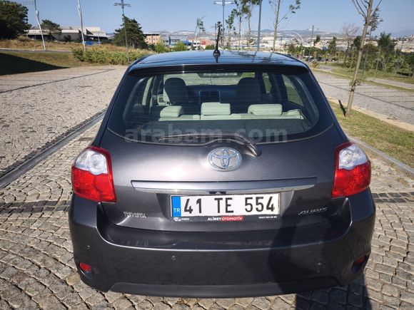 İLK ELDEN ALINMA 175.000 KM DE 2010 AURİS EMSALSİZ İÇ TEMİZLİK