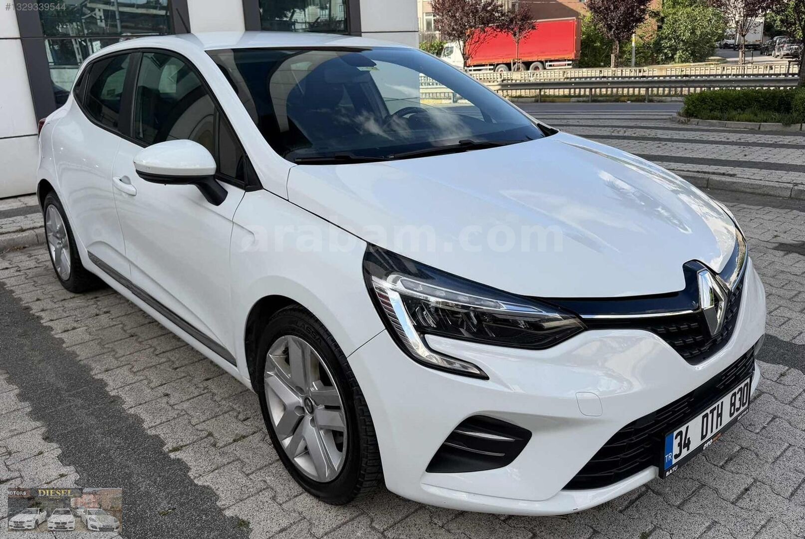 Galeriden Renault Clio 1.3 TCe Touch 2020 Model İstanbul 179.000 km Beyaz 3