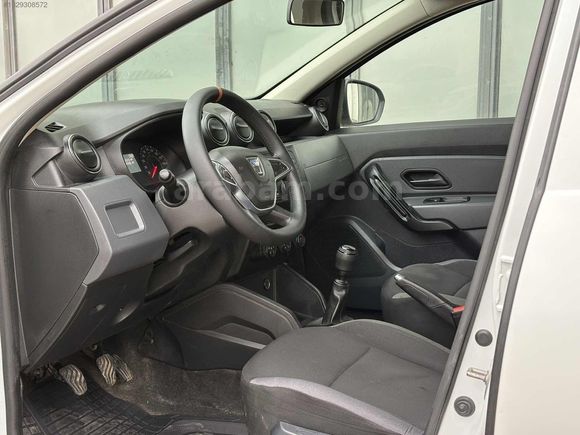 2022 ÇIKIŞLI DEĞİŞENSİZ 4x4 BAKIMLI ÇOK TEMİZ DUSTER