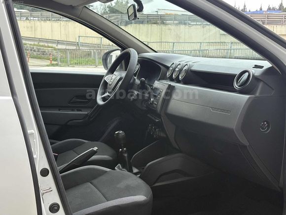 2022 ÇIKIŞLI DEĞİŞENSİZ 4x4 BAKIMLI ÇOK TEMİZ DUSTER