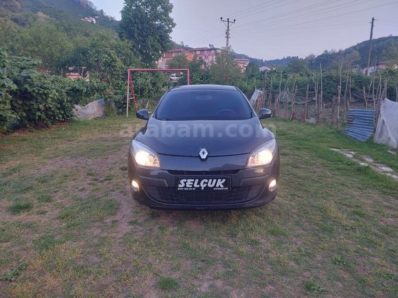 2012 MEGANE 3 OTOMATİK VİTES 1.5 DİZEL CAM GİBİ