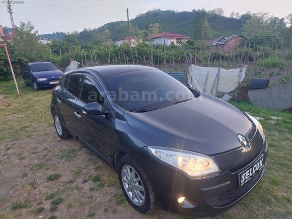 2012 MEGANE 3 OTOMATİK VİTES 1.5 DİZEL CAM GİBİ