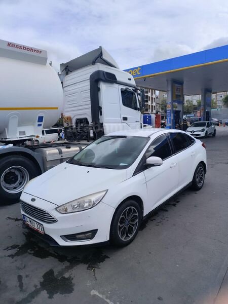 Sahibinden Ford Focus 1.6 TDCi Trend X 2013 Model İstanbul 275.000 km Beyaz