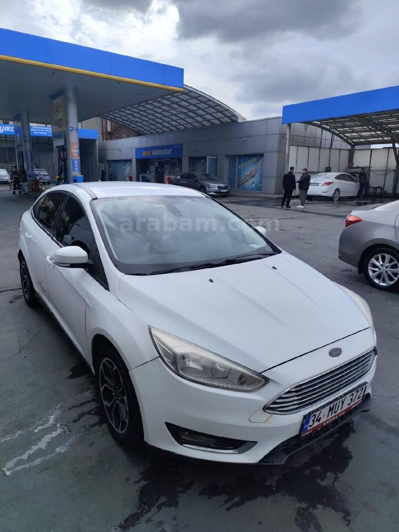 Sahibinden Ford Focus 1.6 TDCi Trend X 2013 Model İstanbul 275.000 km Beyaz 5