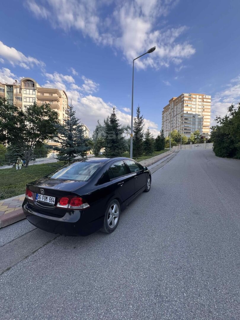 Sahibinden Honda Civic 1.6i VTEC Premium 2009 Model Ankara 236.000 km Siyah 3