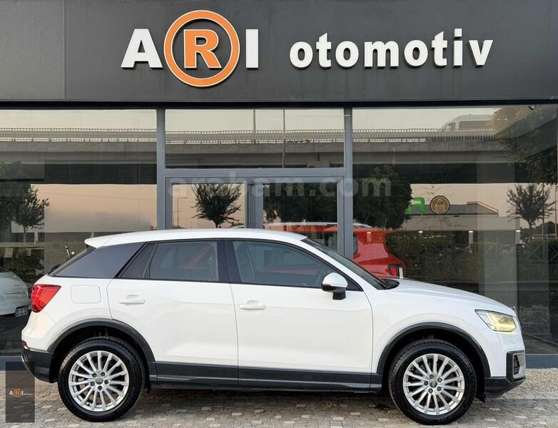 Galeriden Audi Q2 1.0 TFSI Design 2017 Model Antalya 117.800 km Beyaz