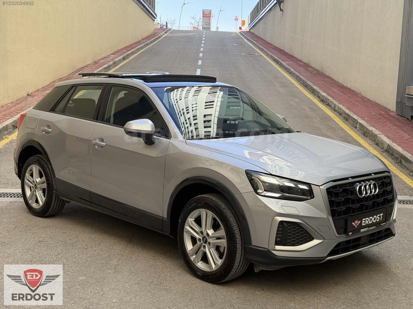 Galeriden Audi Q2 35 TFSI Advanced 2024 Model Eskişehir 14.000 km Gri 1